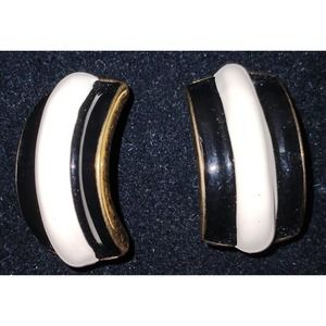 Vintage Monet Clip On Earrings Ivory and‎ Black